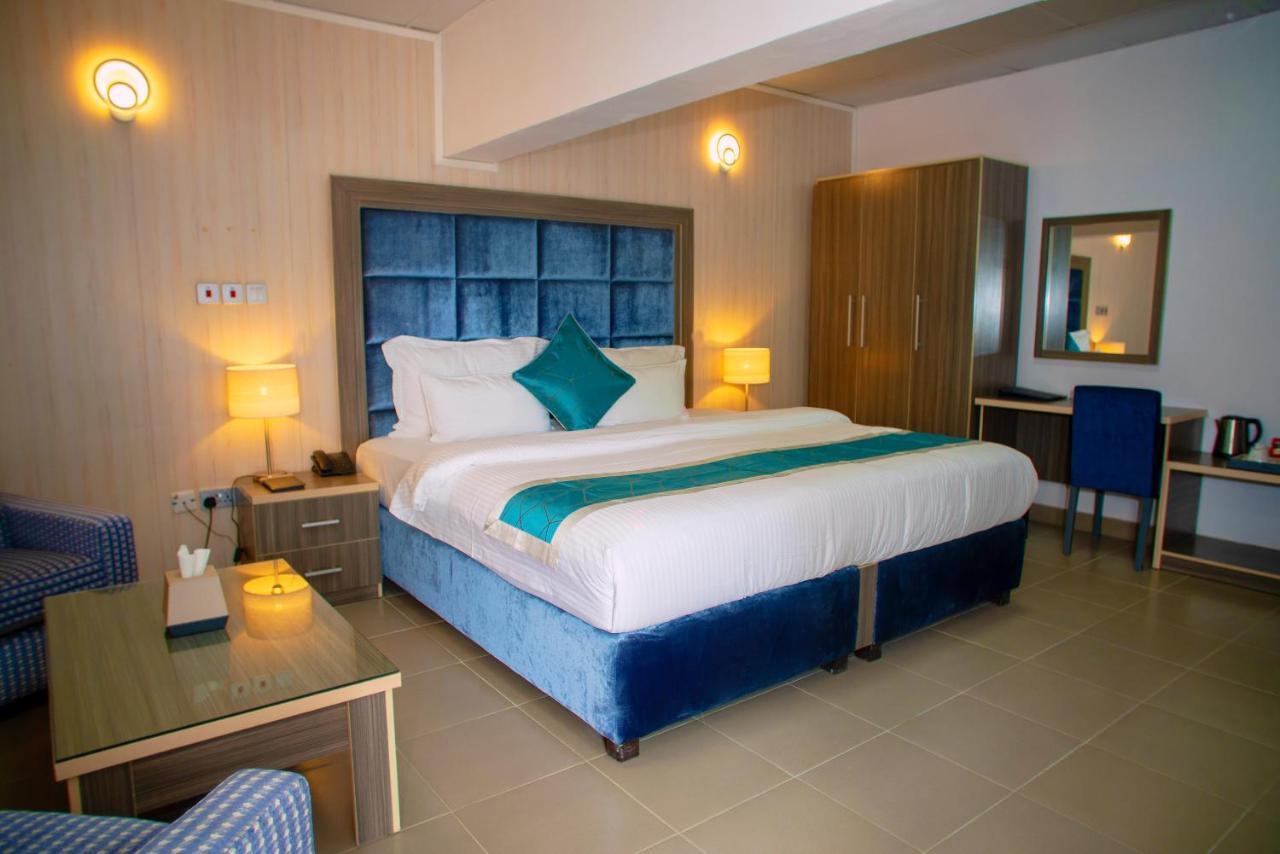 Riviera Suites Lagos Ngoại thất bức ảnh