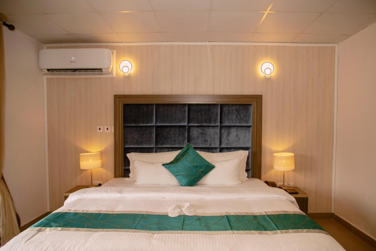 Riviera Suites Lagos Ngoại thất bức ảnh