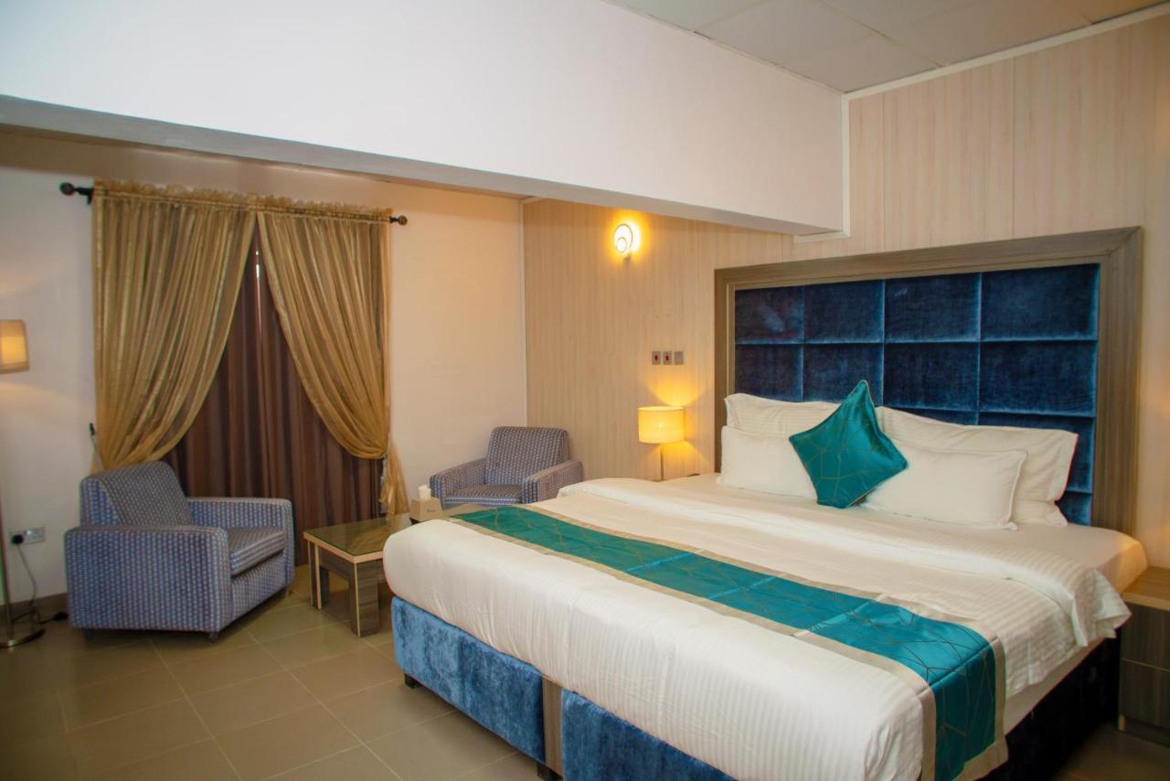 Riviera Suites Lagos Ngoại thất bức ảnh