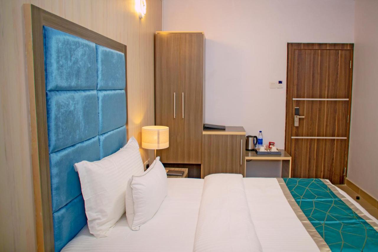 Riviera Suites Lagos Ngoại thất bức ảnh