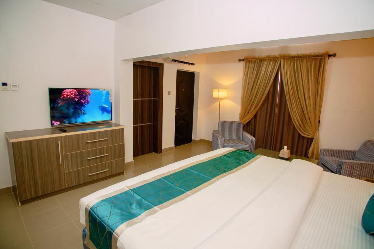 Riviera Suites Lagos Ngoại thất bức ảnh