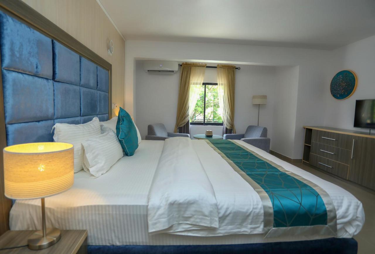 Riviera Suites Lagos Ngoại thất bức ảnh