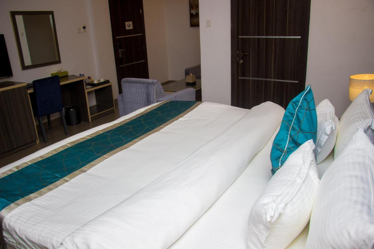 Riviera Suites Lagos Ngoại thất bức ảnh