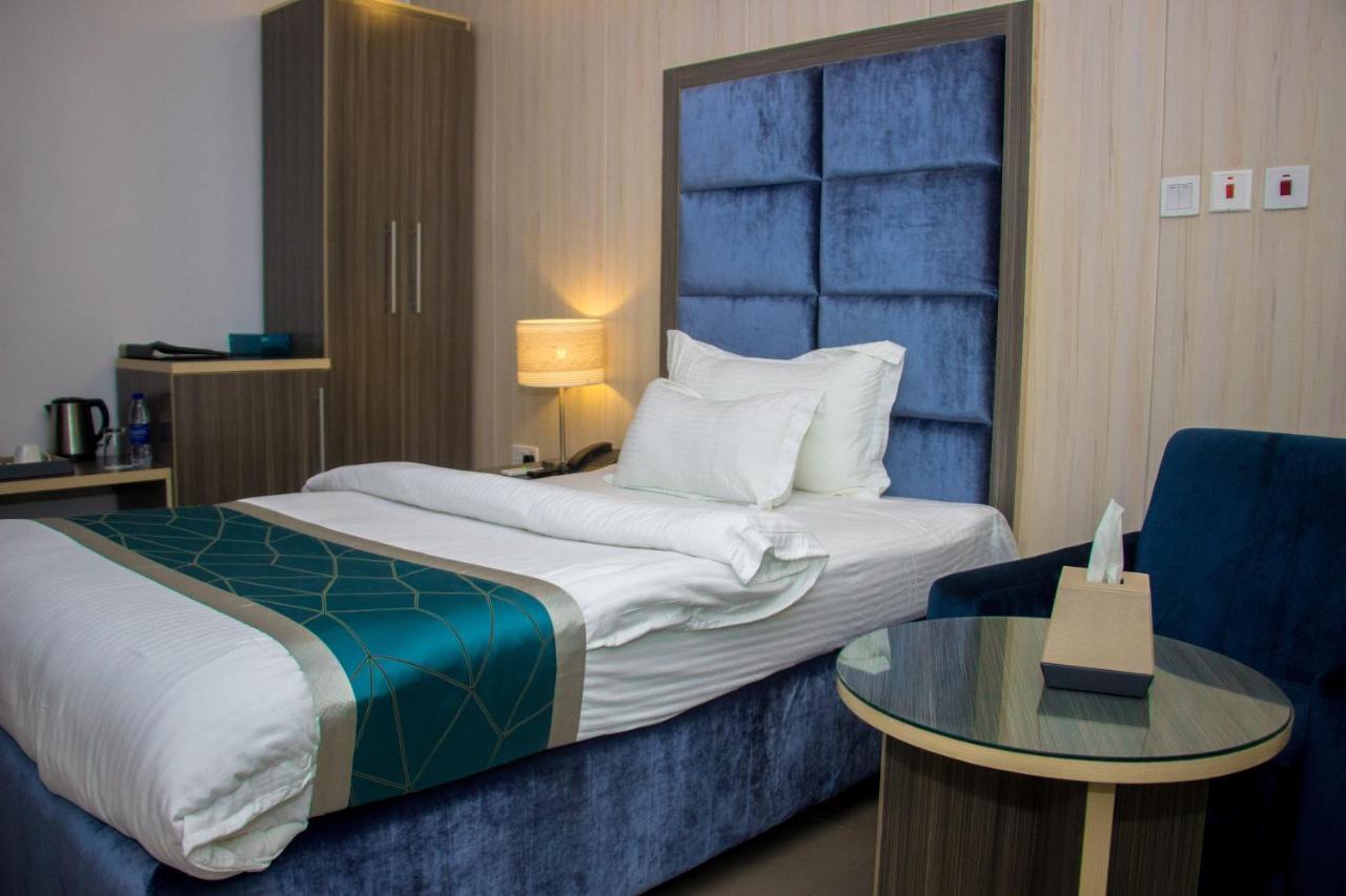 Riviera Suites Lagos Ngoại thất bức ảnh