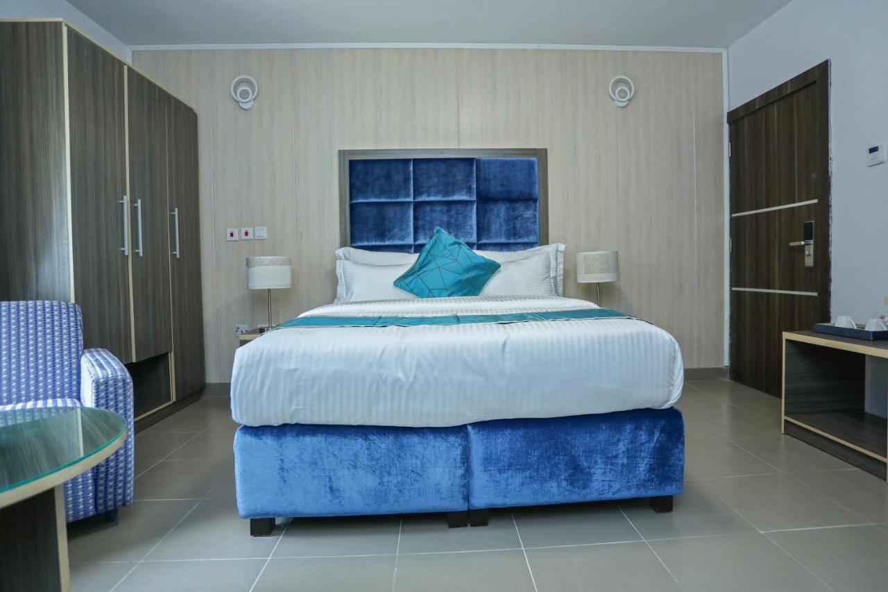 Riviera Suites Lagos Ngoại thất bức ảnh
